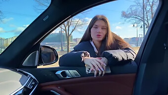 Stefany Kylers Anale Freude Im Auto, Mit Blowjob Und Gapingelementen