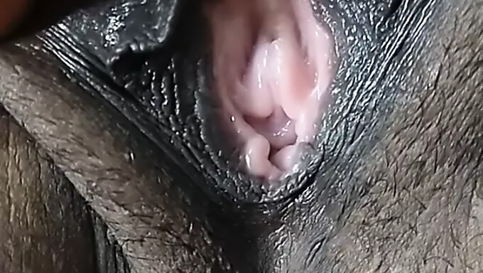 Asian Teen'S Hairy Pussy Gets Licked And Teased