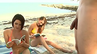 Trio Sur La Plage Avec Brandi Belle Et Son Amie Blonde