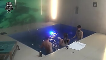 Amateur Threesome With Hot Fitness Goddess In Pool