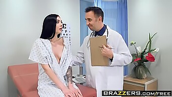 Marley Brinx Ve Keiran Leed, Doktora Ile Vahşi Bir Üçlüde