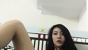 Sexy Singaporean Julian In Hot Encounter