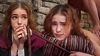 Hermione Prvič Doživi Nepričakovano Vzburjenje In Oralni Užitek