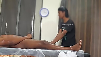 Un Final Fericit A Fost Înregistrat De O Cameră Ascunsă Într-Un Spa.