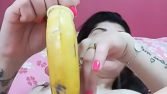 Bermain Solo Sensual Dengan Pisang