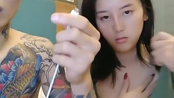 Asian Homemade Couple'S Intimate Webcam Performance