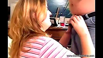 Milf Béo Lần Đầu Tiên Xuất Hiện Trong Video Tự Làm