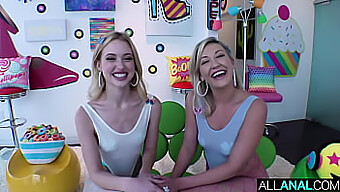 Frumusețile Mici Chloe Cherry Și Adira Allure Într-Un Trio Anal Fierbinte