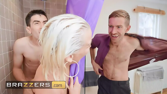 出轨的妻子rebecca More与jordi的第二次遭遇 - Brazzers