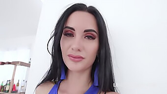 A Intensa Experiência Anal De Megan Venturi Com Dupla Penetração E Gozada Facial